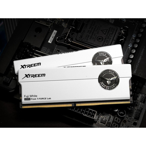 ОЗУ DDR5 TEAMGROUP T-Force Xtreem (FFWD532G7200HC34ADC01) 32GB (2x16GB) 7200MHz CL34 (34-42-42-84) 1.40V / White