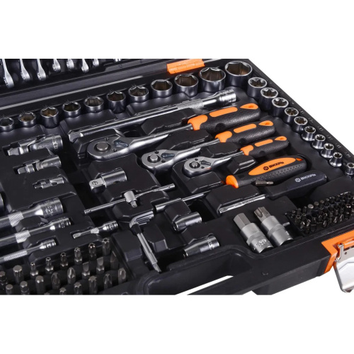 Набор инструментов Вихрь 73/6/7/12 216 предметов