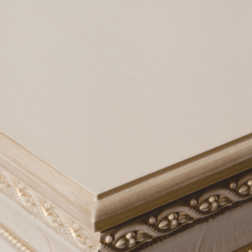 Электрокамин RealFlame Patricia WT белый дуб с золотой патиной с очагом Majestic Lux Black RC